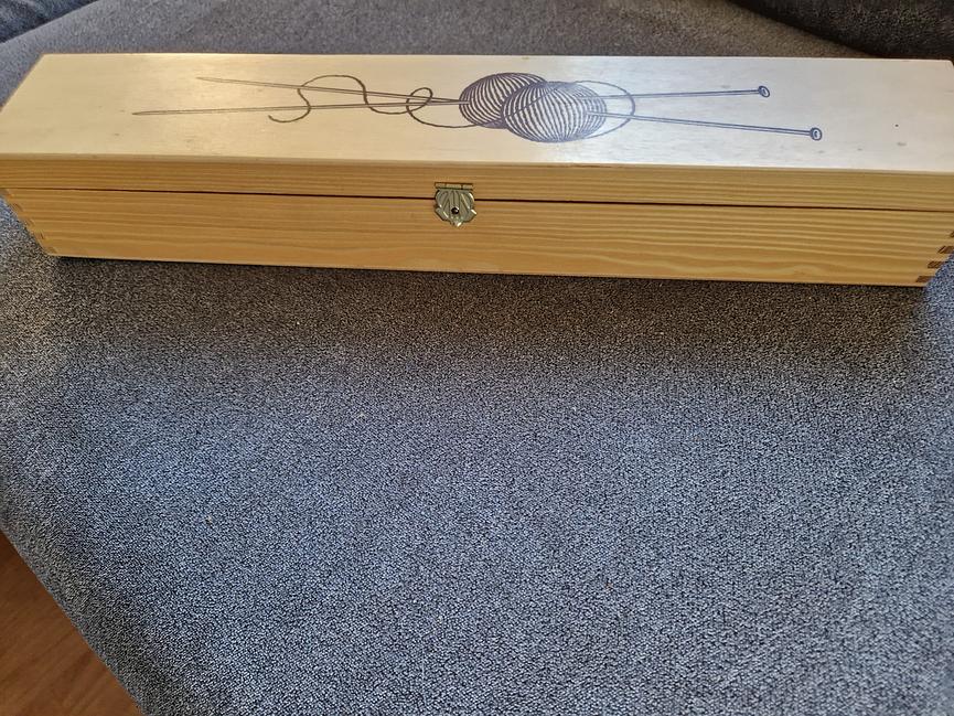 Bild 3 Stricknadel-Box mit Inhalt