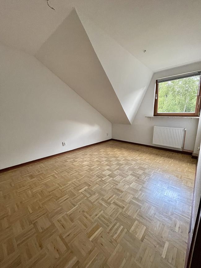 Bild 10 Schöne 4-Zi. Wohnung mit Balkon