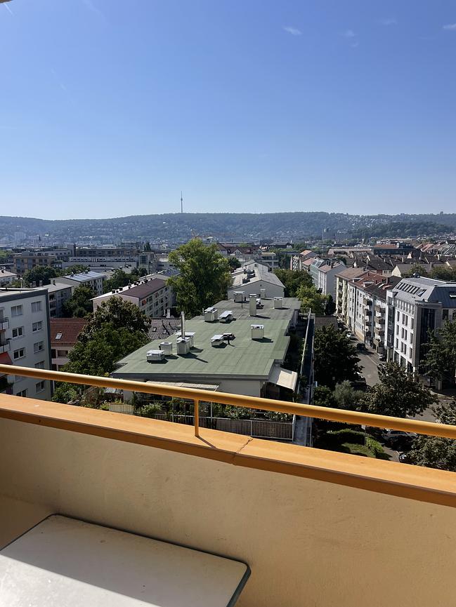 Bild 7 Einzimmer Wohnung über den Dächern von Stuttgart-West