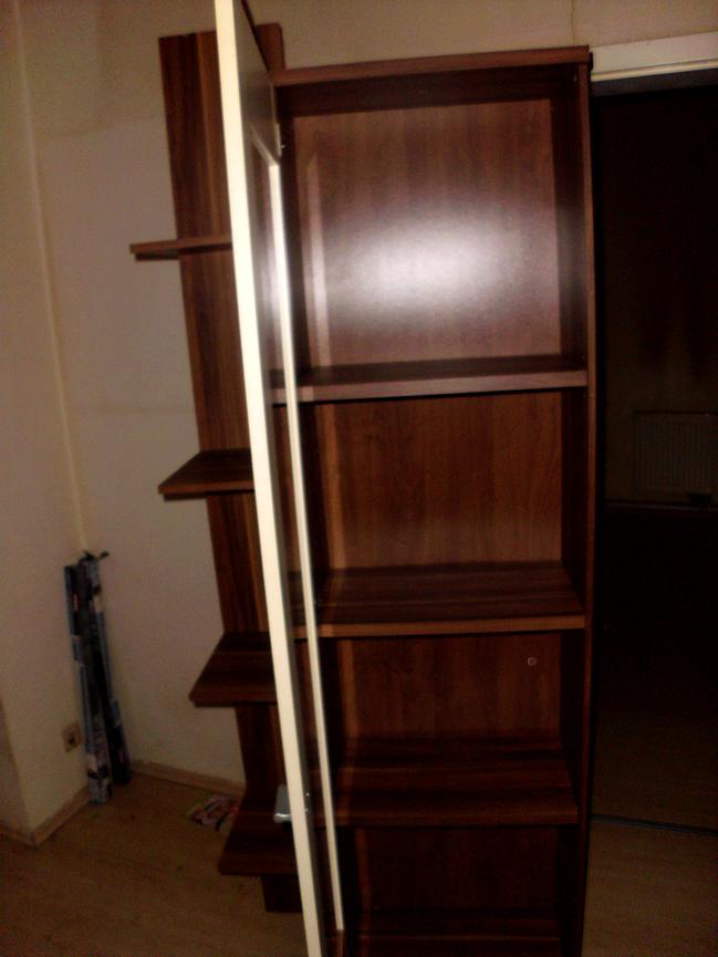 Bild 4 glasvirtinen schrank mit regal an der seite zu verschenken