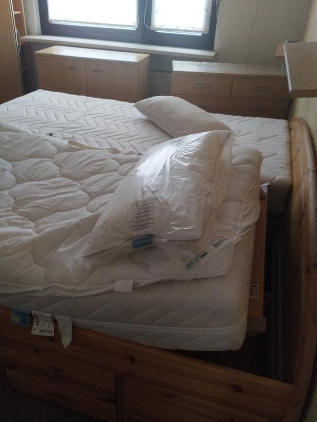 Bild 17 Gut erhaltene Schlafzimmer Einrichtung für 1200€ zu haben