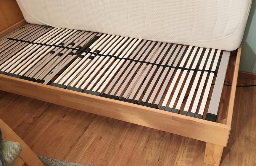 Bild 2 Bett, guter Zustand, 90x200
