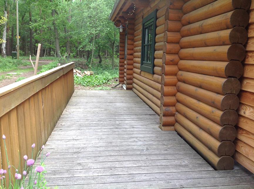 Bild 14 KANADISCHES BLOCKHAUS (FERIENHAUS) AM WALDRAND - LK ROW
