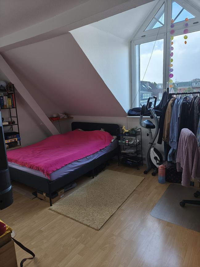 Bild 10 Helles all inclusive Zimmer in Frauen-WG