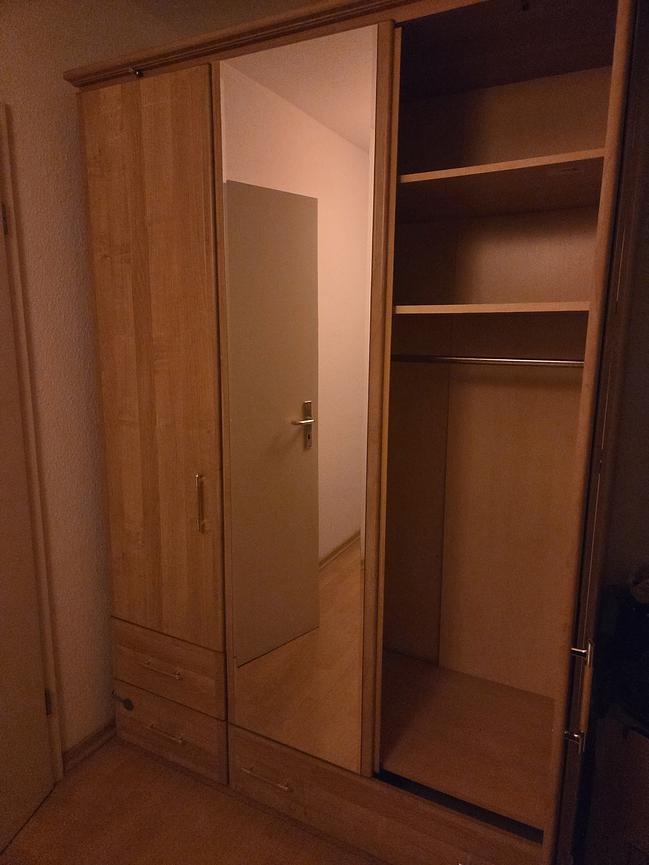 Bild 3 Kleiderschrank zum Verschenken