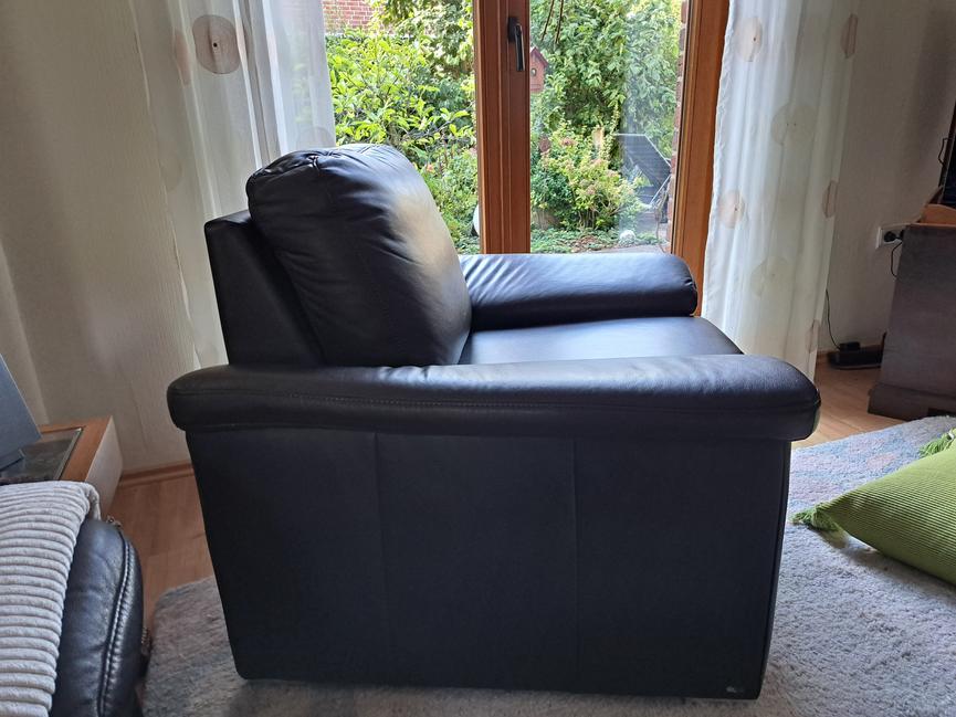 Bild 2 Sitzgelegenheit aus Leder