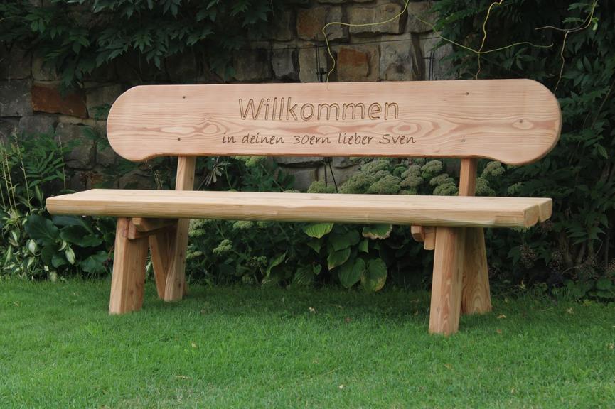 Bild 6 Gartenbank aus Lärche mit Gravur – individuelle Beschriftung