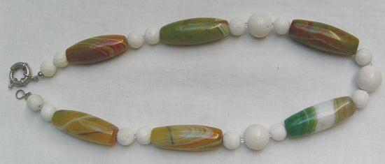 Bild 2 Edelsteinkette, Achat mit weisser Koralle