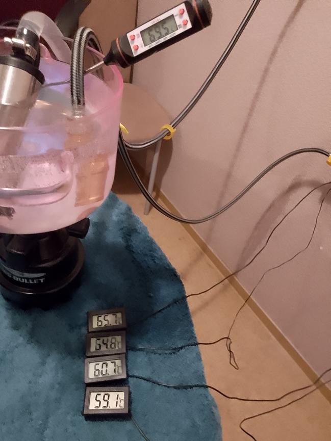 Bild 10 HEIZKÖRPER - KUPFER. KEIN ZENTRALHEIZUNGSKESSEL ERFORDERLICH !!!