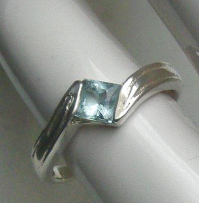Bild 5 Ring, 925 Silber mit gefassten Aquamarin