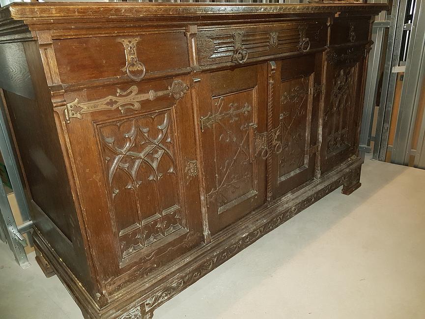 Bild 4 altes Buffet ca 200 Jahre alt mit Bleiverglasung 2,75 hoch 1,60 breit 80 tief ec
