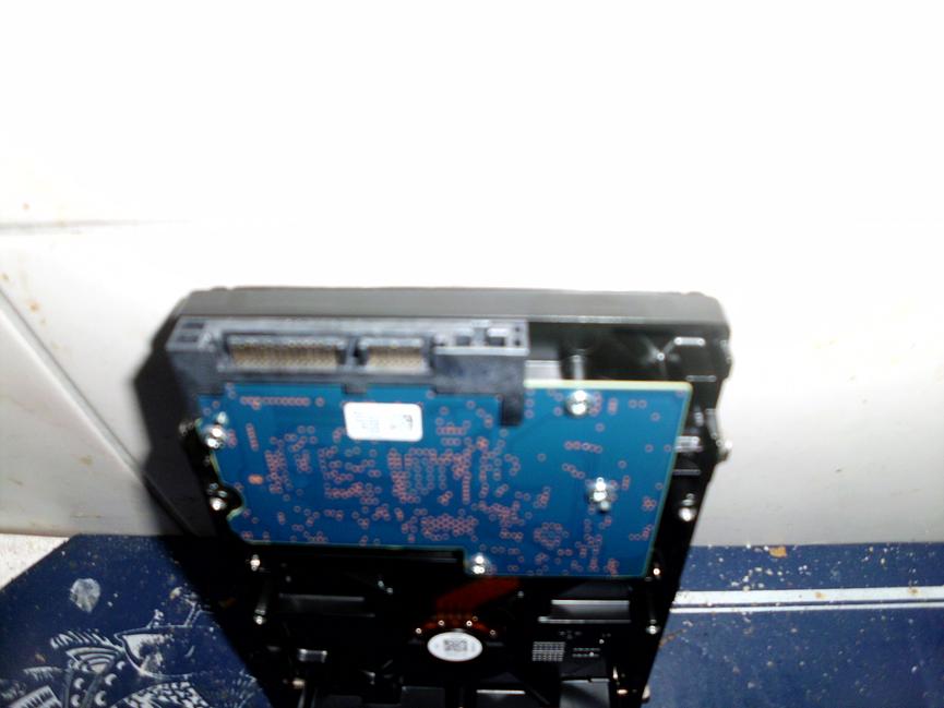 Bild 3 gebe hier ein mal windows 11pro dvd mit kay dazu eine 1tb hdd festplatte ab