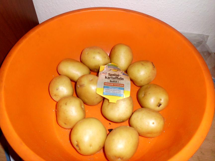 Bild 1 ich verschenke hier diese13 festkochende Speisekartoffeln
