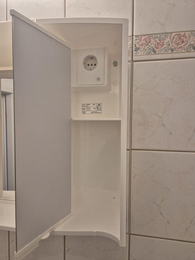 Bild 2 Spiegelschrank