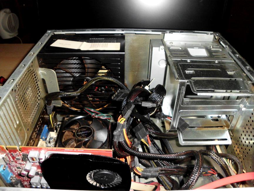 Bild 4 gebe hier ein pc zum aus schlachten und pc teile ab nur für 14euro