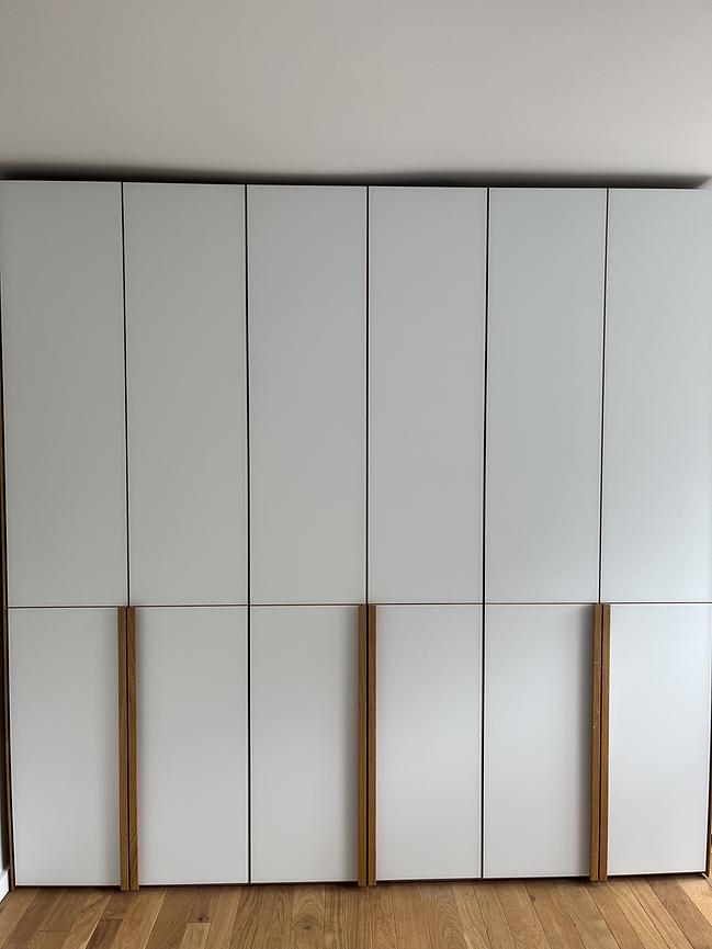 Bild 1 Unbenutzter Kleiderschrank von Team 7