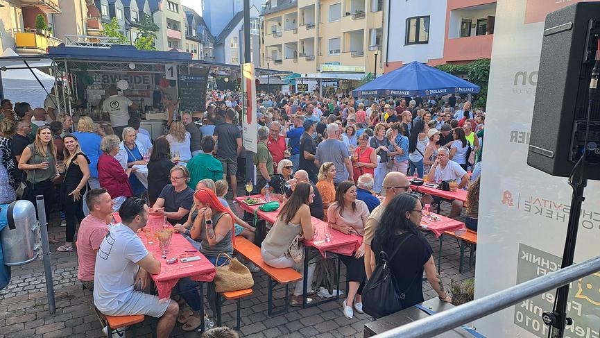 Bild 9 italienische internationale Hochzeitsband Sänger buchen.