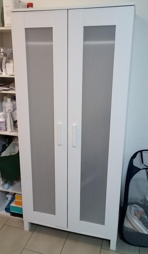 Bild 1 Kleiderschrank kostenlos abzugeben
