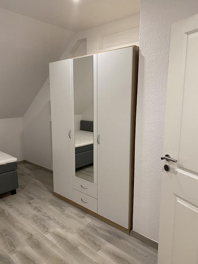 Bild 4 Zimmer ab sofort zu vermieten