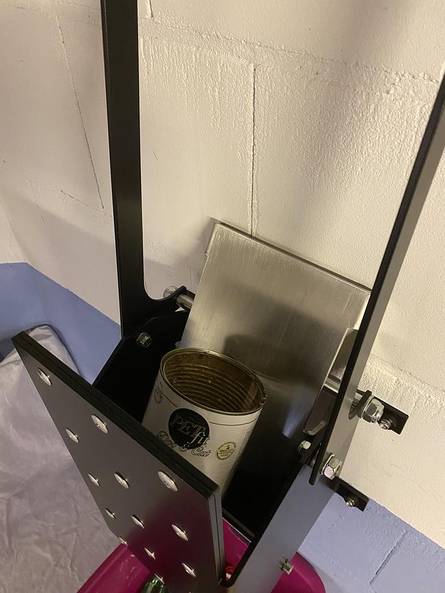 Bild 8 Dosenpresse, PET -Flaschenpresse, robuste Ausführung, Wandmontage