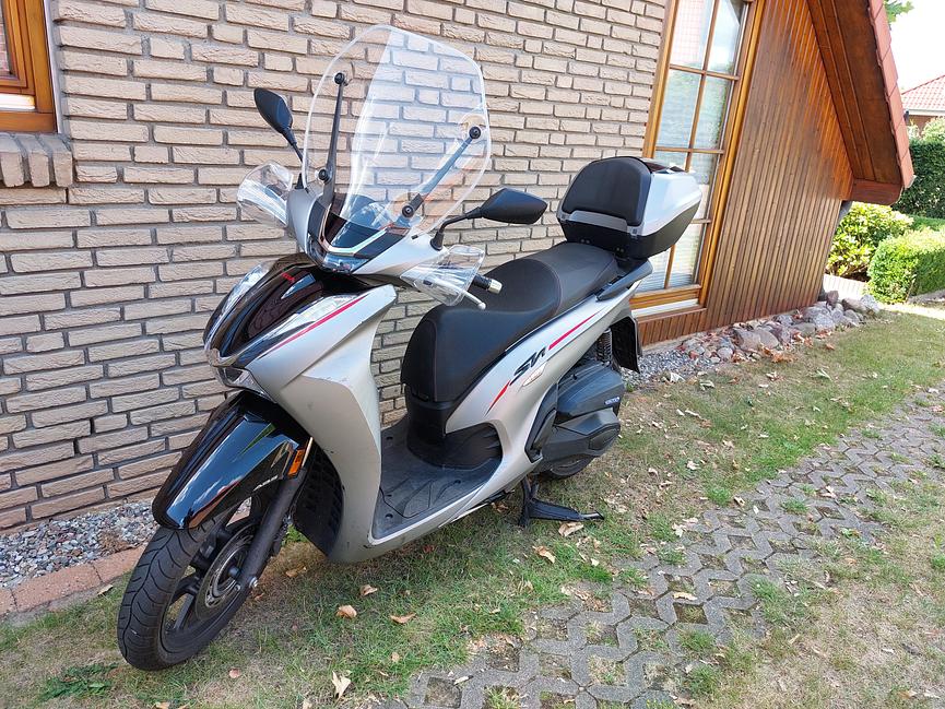 Bild 9 Honda SH350I