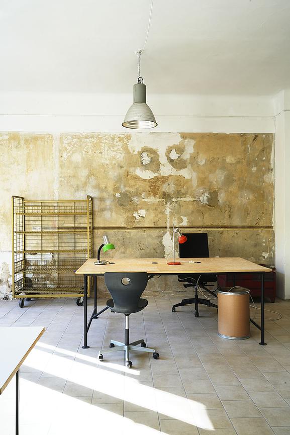 Bild 2 Arbeitsplätze_Coworking_Schreibtisch_Atelier_BüroRaum_Studio