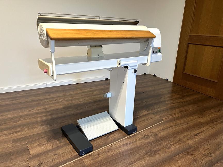 Bild 3 Bügelmaschine PRIVILEG