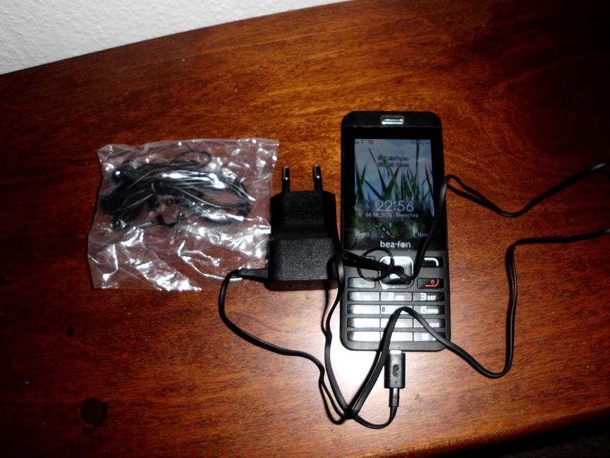 Bild 4 gebe hier ein bea fon tasten duall band handy ab nur für 8euro ab