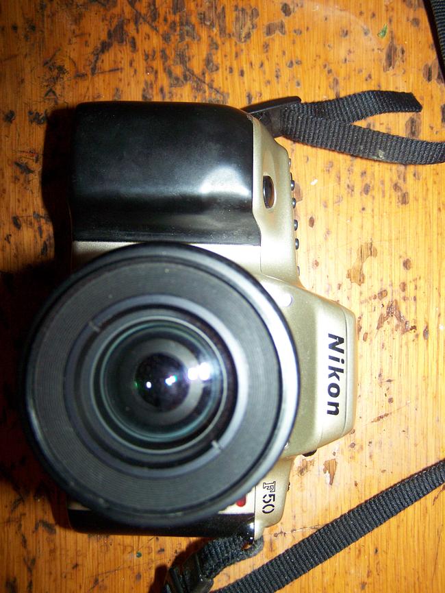 Bild 1 Nikon F50 mit einem 35-80mm Objektiv