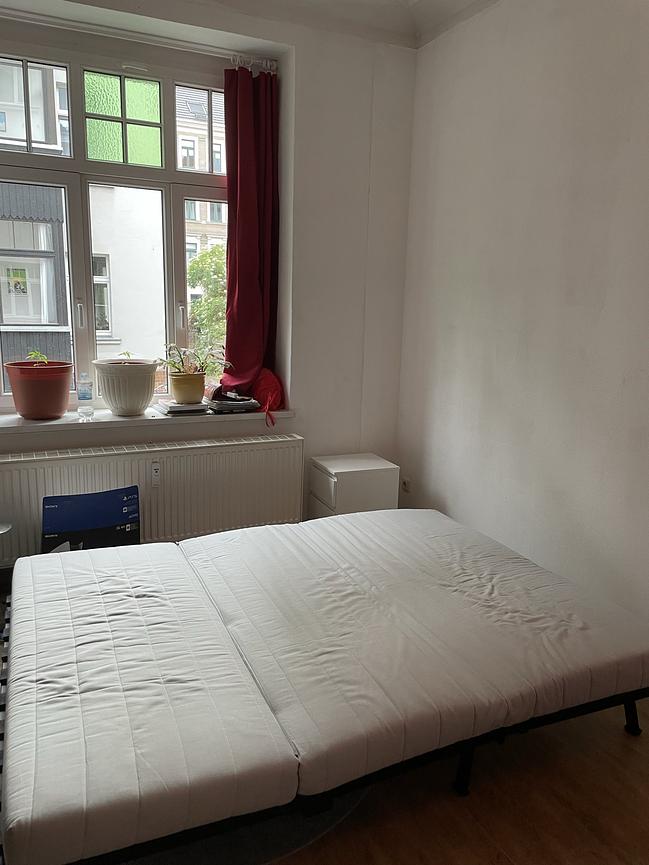 Bild 2 Bett- / Schlafcouch in sehr guten Zustand abzugeben