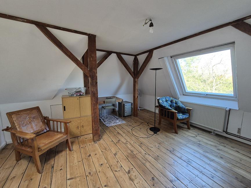 Bild 1 Gemütliches Dachgeschoßzimmer in Zehlendorf - 10min mit dem Fahrrad zur FU