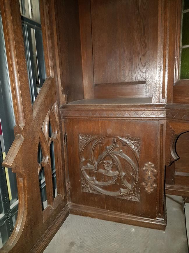 Bild 8 altes Buffet ca 200 Jahre alt mit Bleiverglasung 2,75 hoch 1,60 breit 80 tief ec