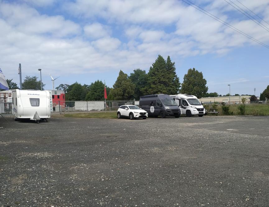Bild 1 Abstellplatz für Wohnmobil oder Wohnwagen umzäunt ab 35€