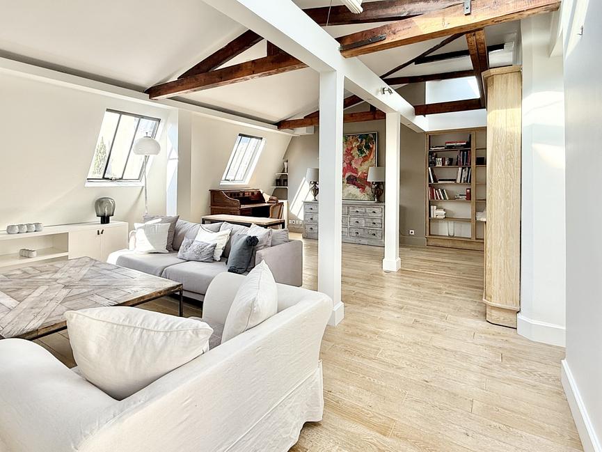 Bild 2 160 m² große, möblierte Maisonette-Wohnung in einem eleganten Gebäude mit Aufzug