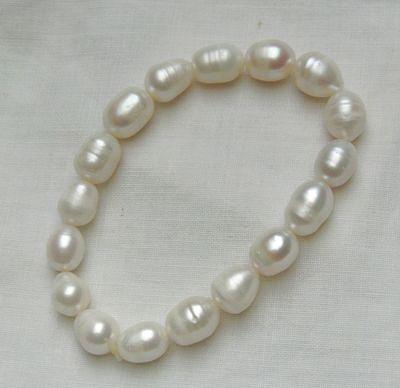 Bild 3 Armband, Süsswasserperlen