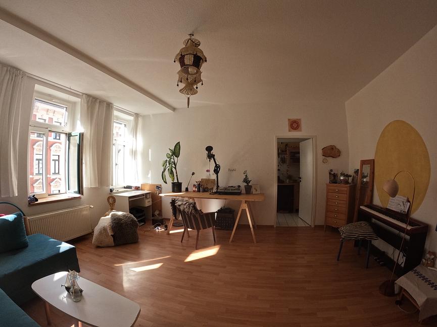 Bild 2 Wunderschöne helle Wohnung zur Untermiete für min. 9 Monate bis länger/ ab1. Okt