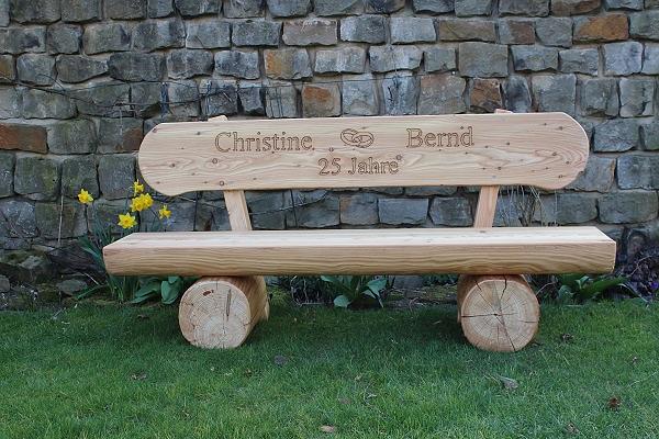 Bild 4 Holzbank mit Beschriftung. Gartenbank mit Gravur. Jubiläumsgeschenk.