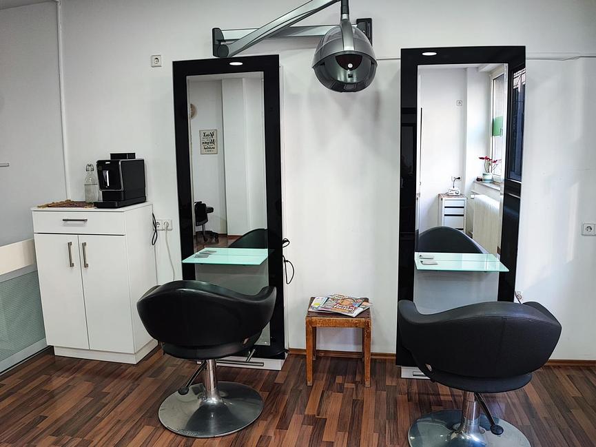 Bild 1 Biete Friseureinrichtung von Olymp aufgrund von Geschäftsaufgabe