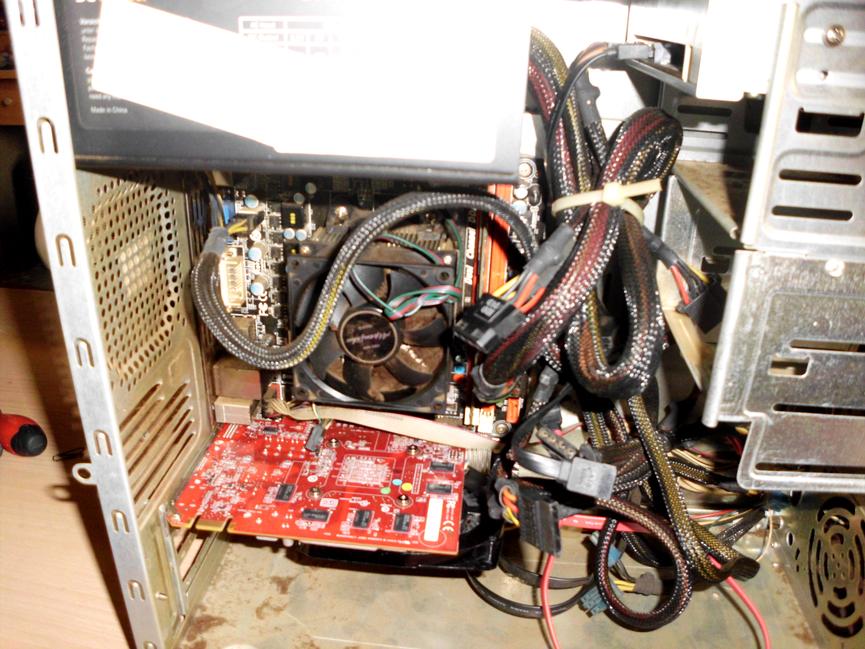 Bild 5 gebe hier ein pc zum aus schlachten und pc teile ab nur für 14euro