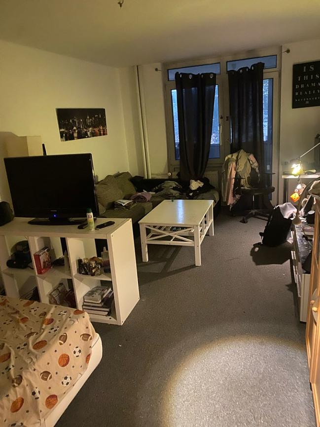Bild 2 Ein Wg-Zimmer ab sofort mit Wintergarten(Balkon) !!!