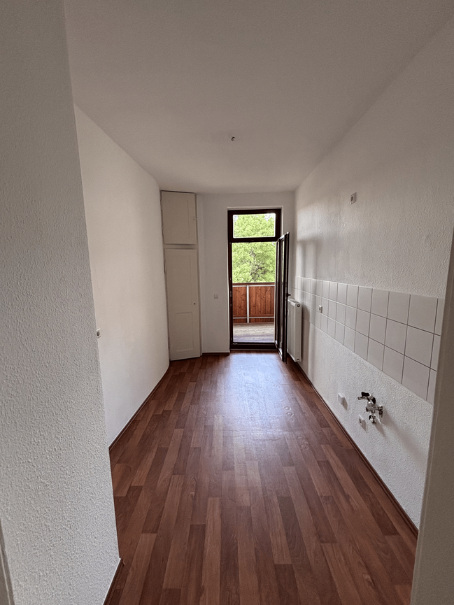 Bild 2 +++SCHÖNE 2R.-WHG.+BALKON+MODERNES BAD+++