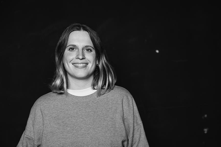 Bild 1 Ich (Nora) suche nach einer 1 - 2 Zimmer-Wohnung :)