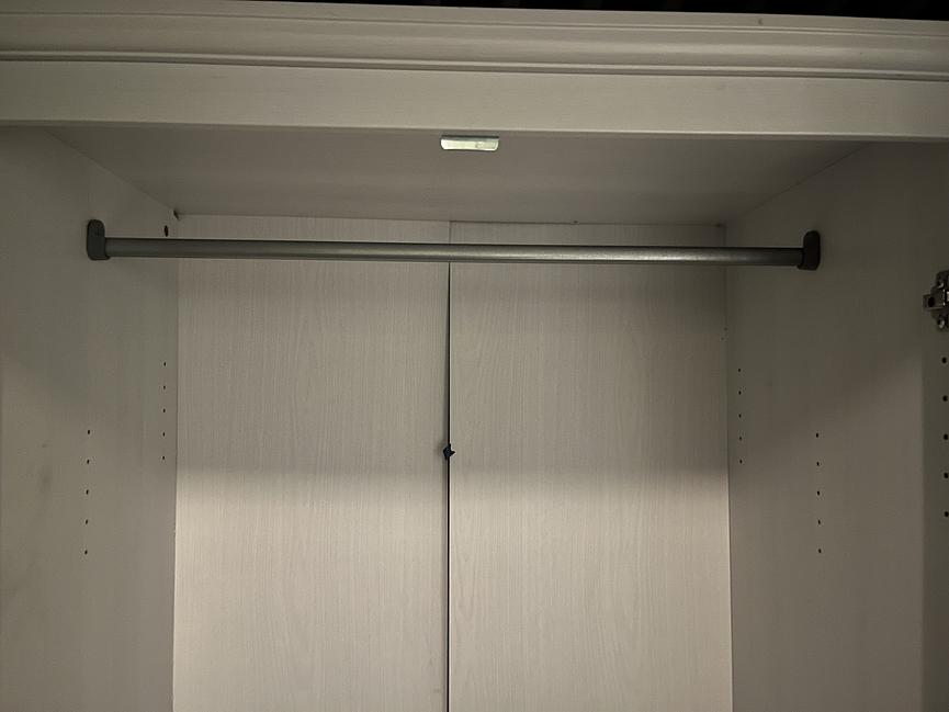 Bild 2 Kleiderschrank mit Spiegel