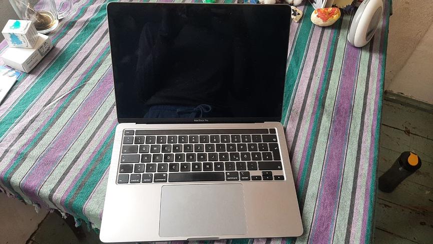 Bild 2 MacBook Pro 2020 wie neu 350€