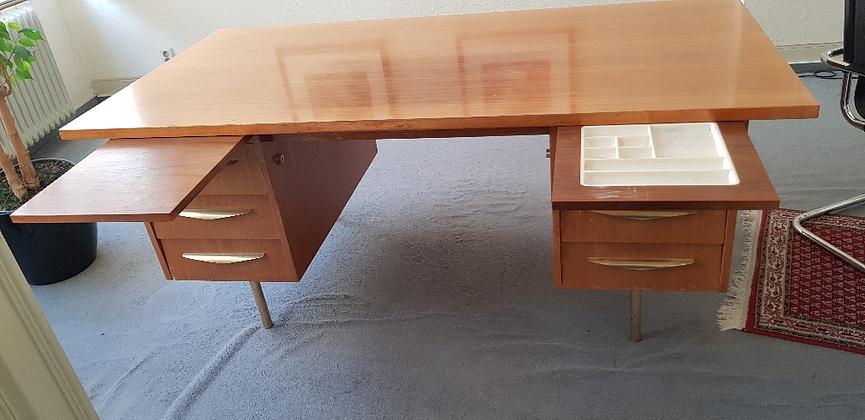 Bild 2 50er/60er-Jahre-Schreibtisch