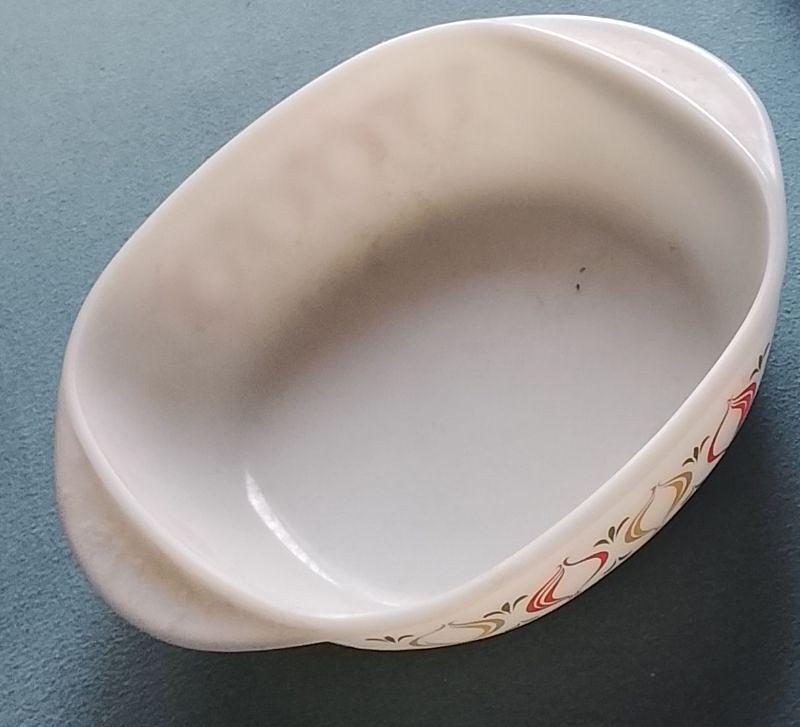 Bild 1 ovale Auflaufform aus Opalglas