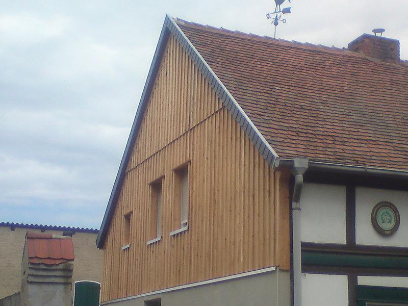 Bild 4 Haus u. Holzfassade Fasssade  Lagerhalle Ortsgang Traufe Giebel