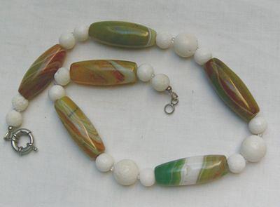 Bild 1 Edelsteinkette, Achat mit weisser Koralle