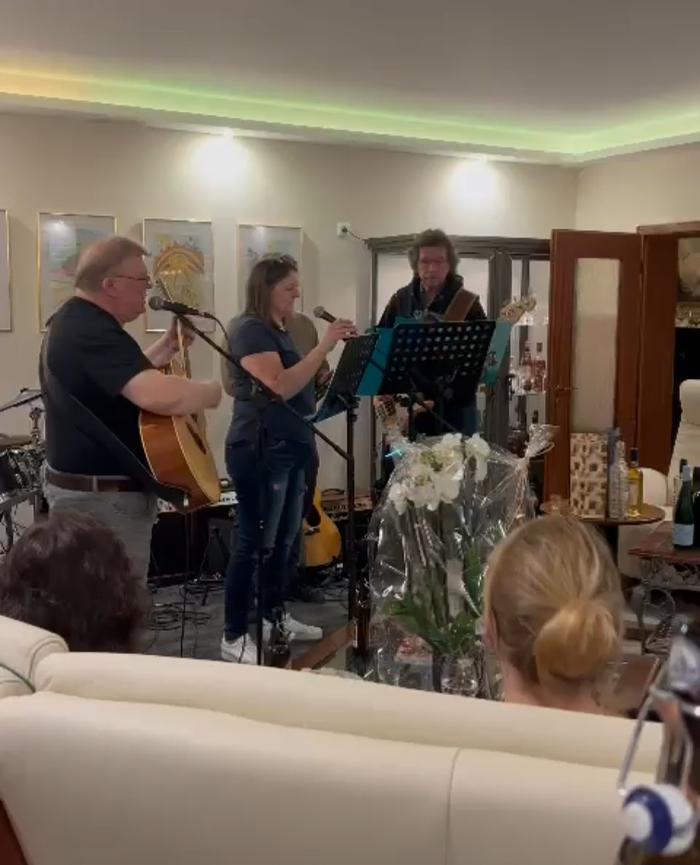 Bild 3 Küchenhilfe und Servicekräfte und Barkeeper für den 27.12.2025