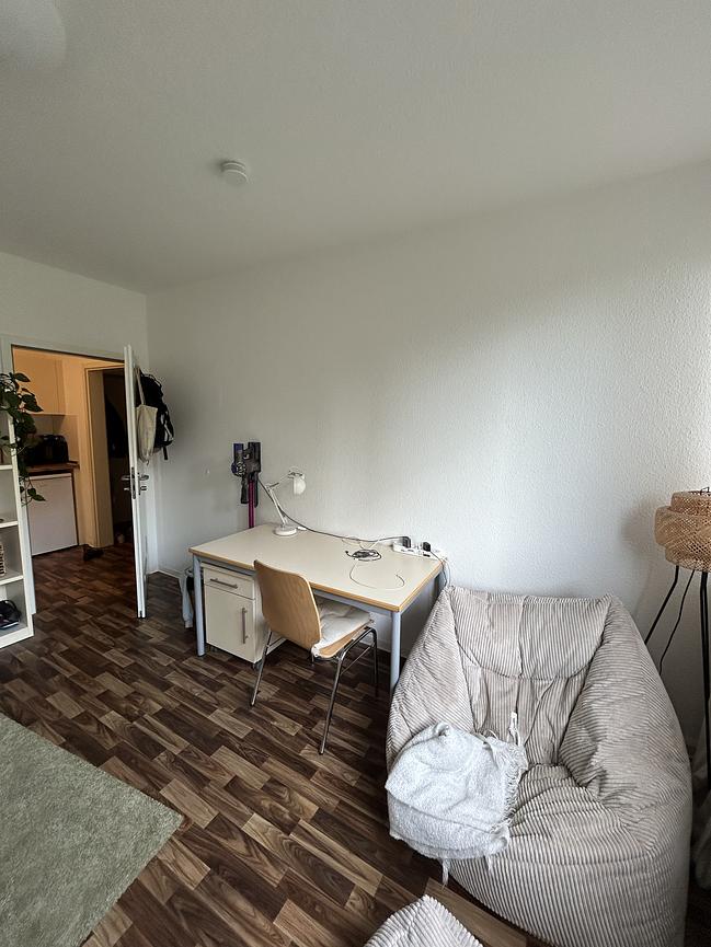 Bild 3 Nachmieterin für WG-Zimmer im Studentenwohnheim gesucht (ab 01.08.)